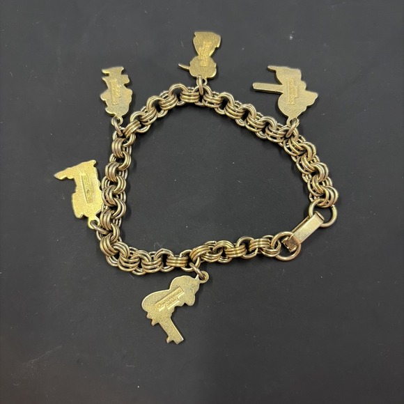Vintage Peanuts Charm Bracelet Charlie Brown Snoopy Linus Lucy - Picture 5 of 6
